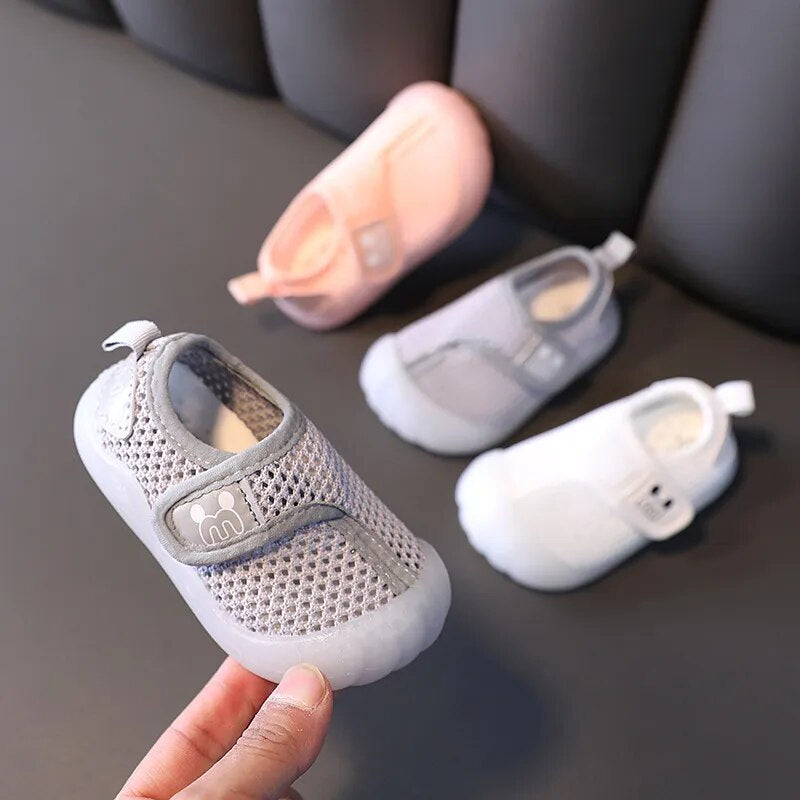 OM FRIDAYS Tiny Feet Breezy Mesh Sneakers: The Coolest Kicks for Mini Humans on the Move!